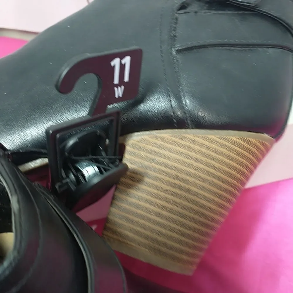 Time and True Womans SZ 11 W Ankle Boots Memory Foam Black Side Zip .